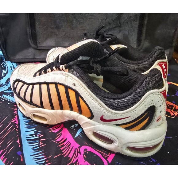 Nike Air Max Tailwind IV Women SZ 7.5 Orange And White - Picture 3 of 6
